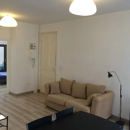 Centre דירה *